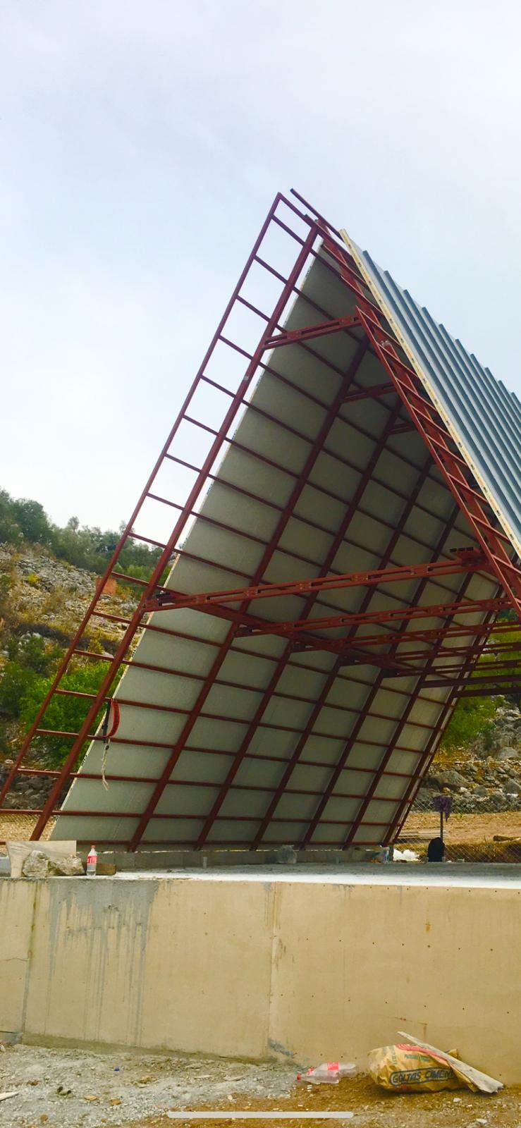 Metal taşıyıcılı çatı imalatı
